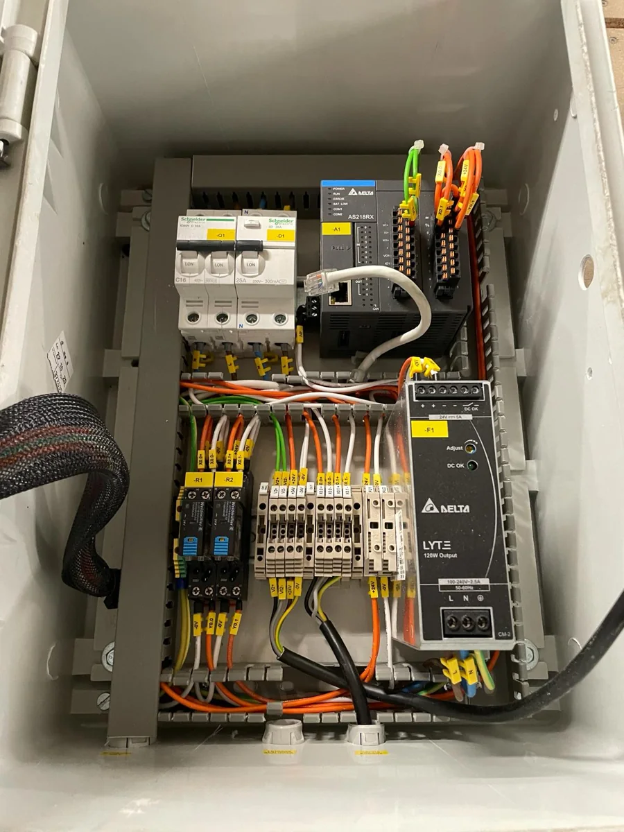 Instalaciones eléctricas de baja tensión